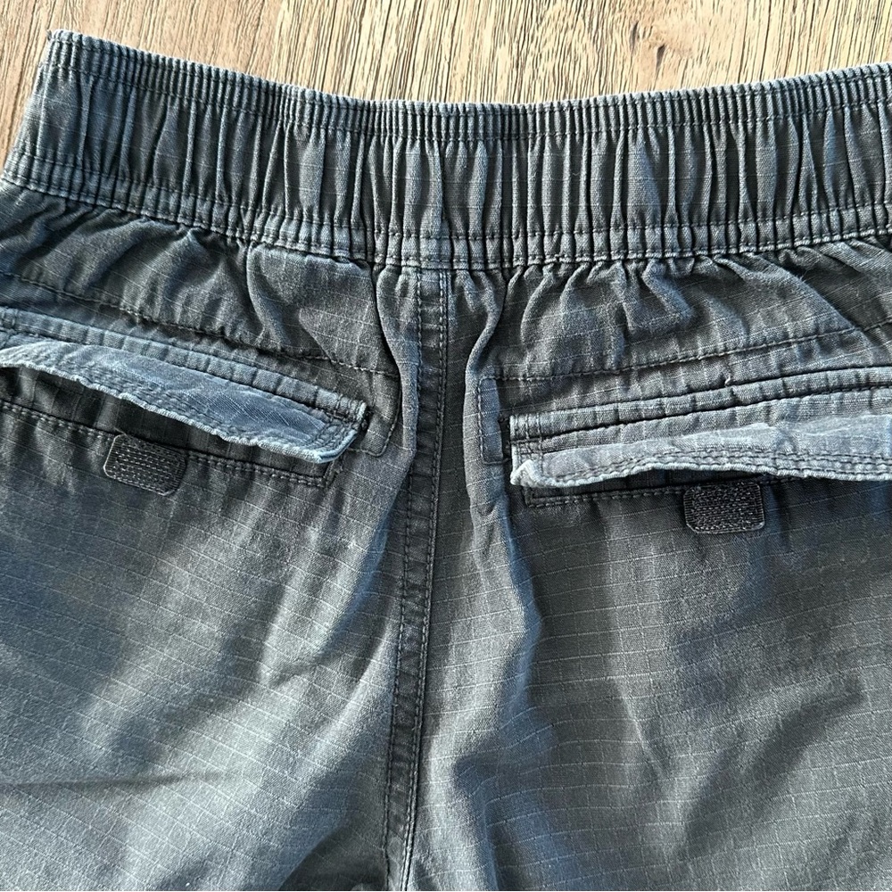 Drawstring Cargo Shorts - Picture 3 of 5